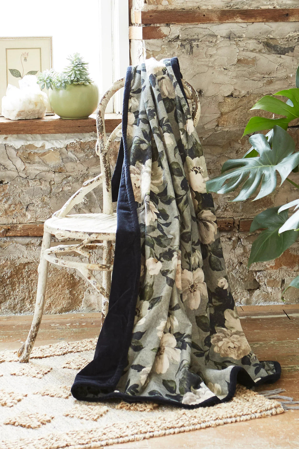 Cottage Garden - Luxurious Velvet Throw/Blanket